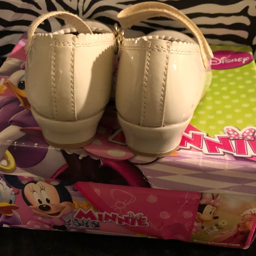 Shoes - Picture 3 of 6